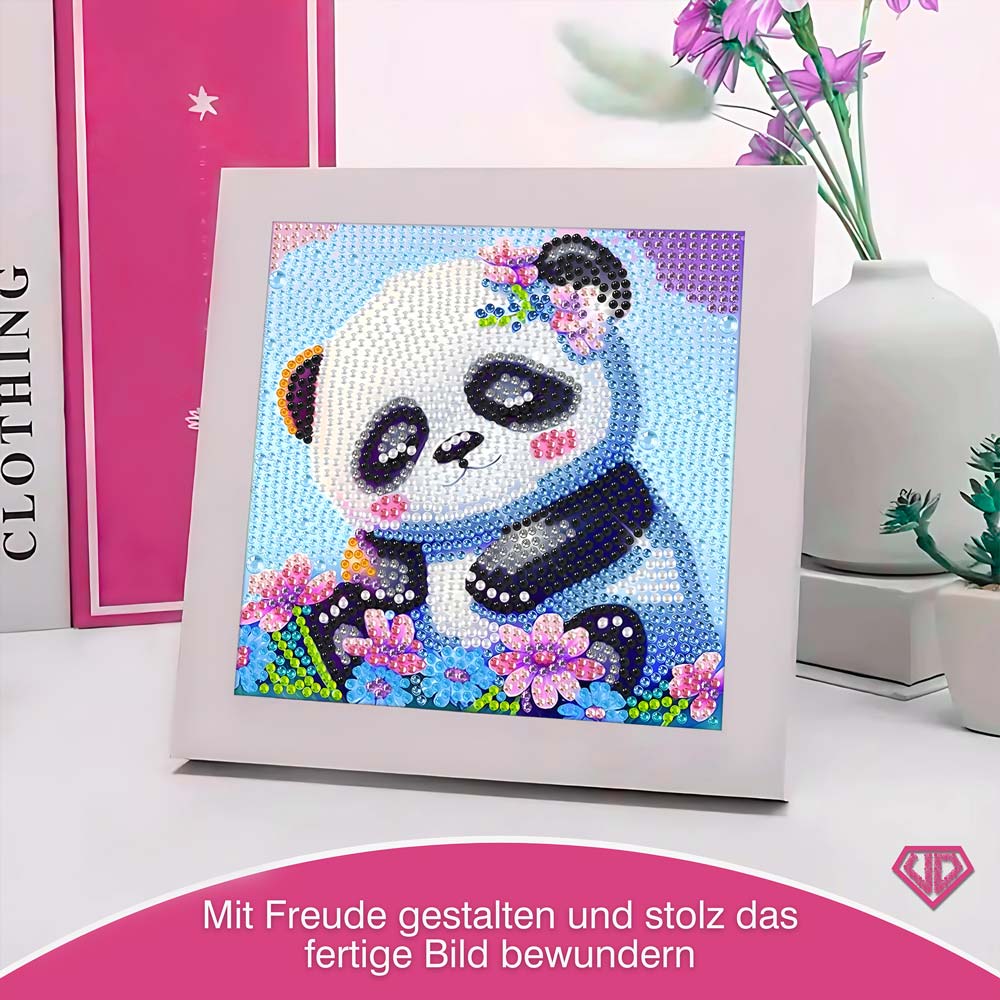 5D Diamond Painting Mini-Bild – Panda Lian im Blütenzauber, Unique-Diamond