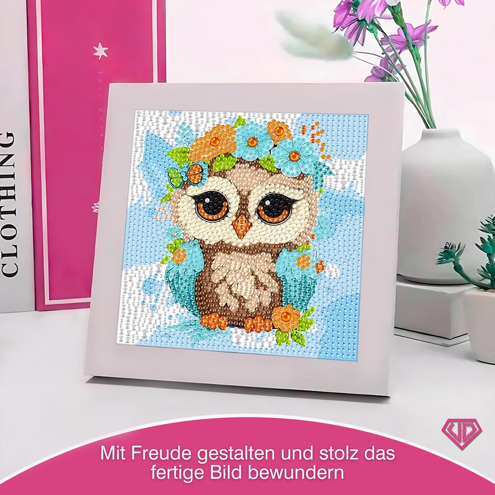 5D Diamond Painting Eulchen Livia im Blütenzauber mit Strasssteinchen, Unique-Diamond