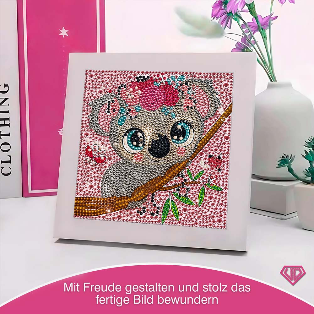 5D Diamond Painting Koala-Mädchen Kiki mit Strasssteinchen, Unique-Diamond