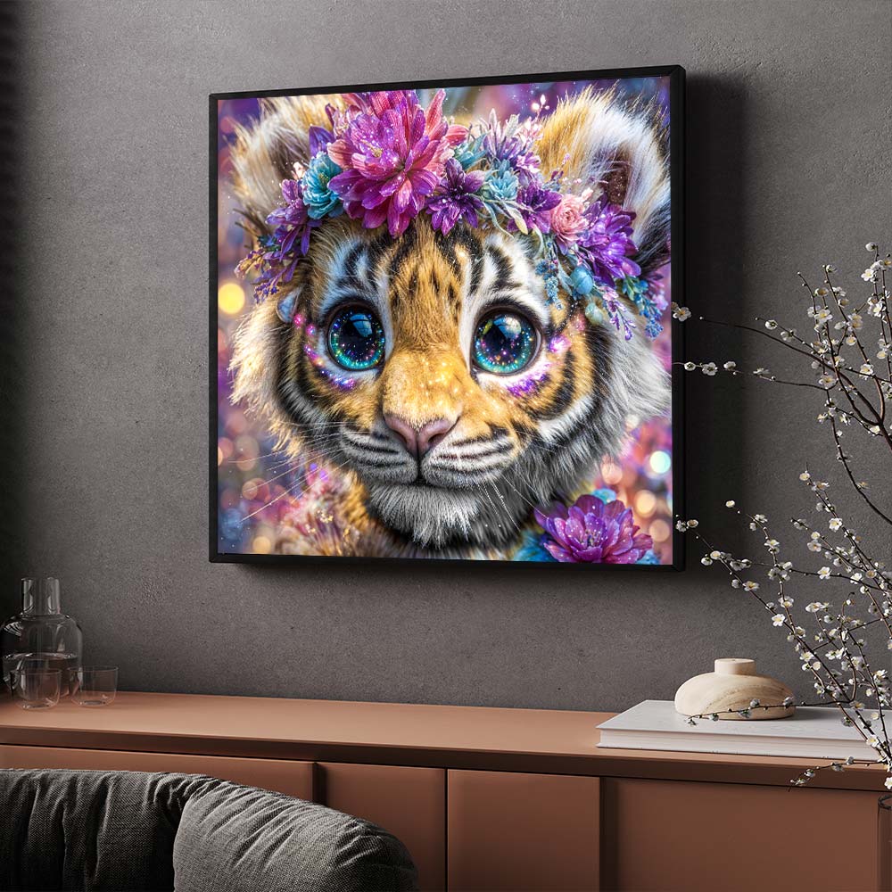 5D Diamond Painting – Mila, das Blumen-Tigerbaby, Unique Diamond