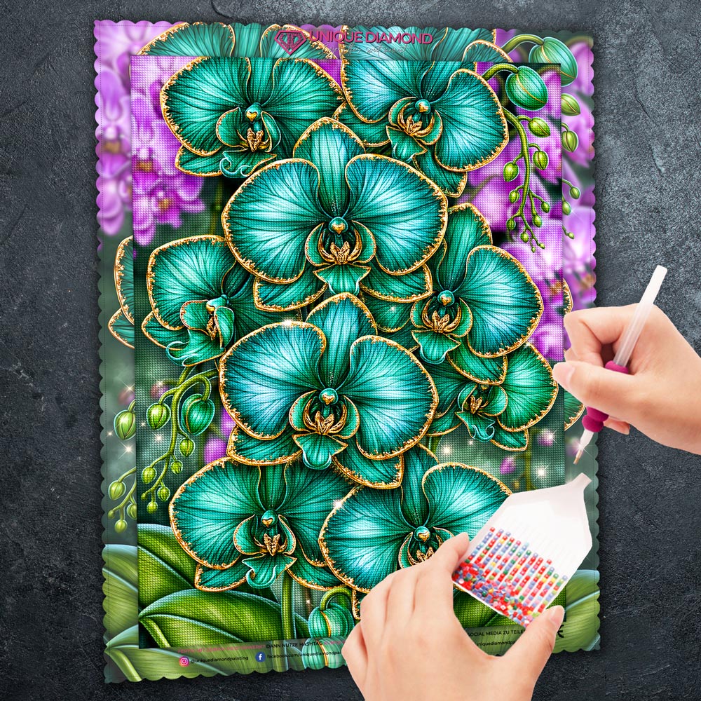 5D Diamond Painting – Smaragdorchideen im Goldglanz