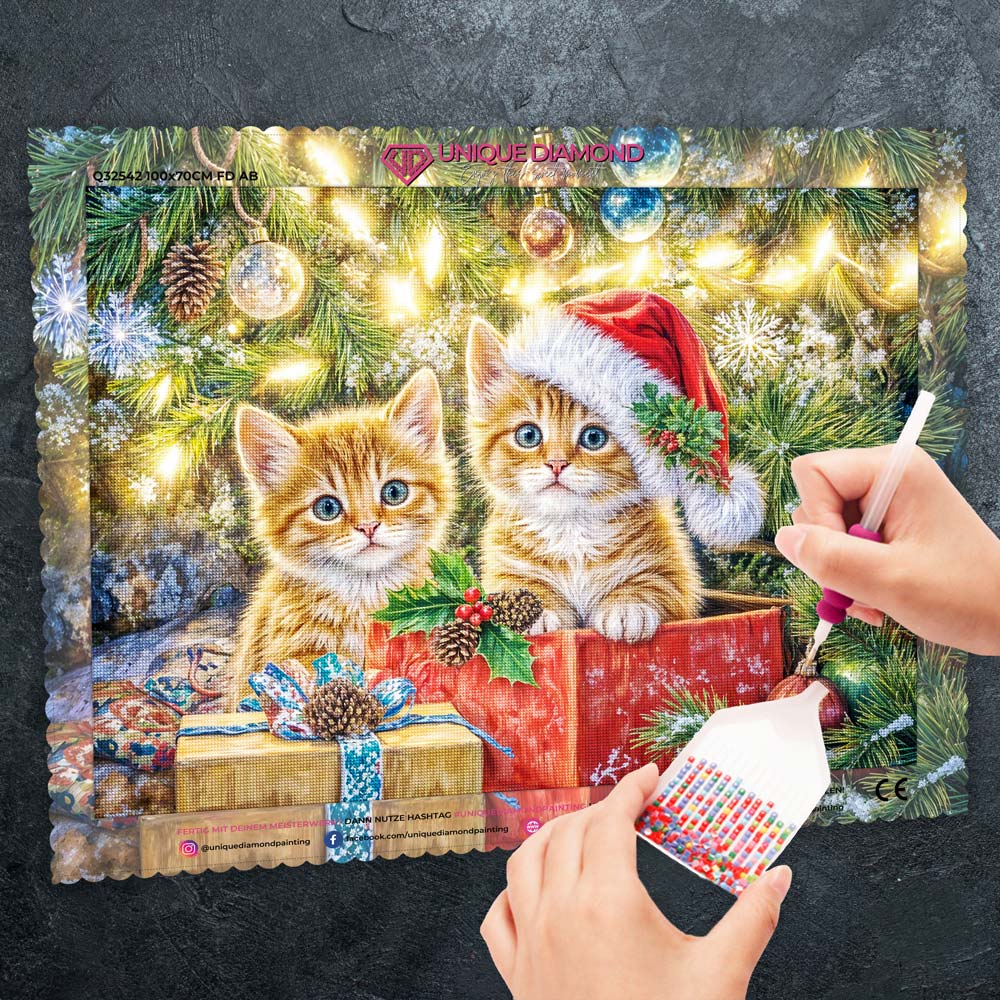 5D Diamond Painting – Weihnachtskätzchen im Geschenkzauber, Unique-Diamond
