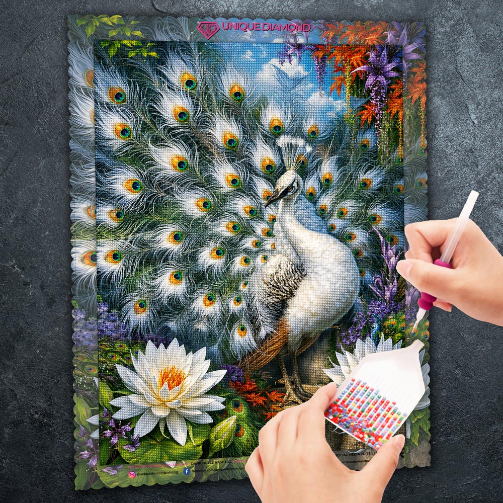 5D Diamond Painting – Weißer Pfau im Blütenparadies
